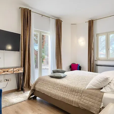 Holiday home Nirvana
