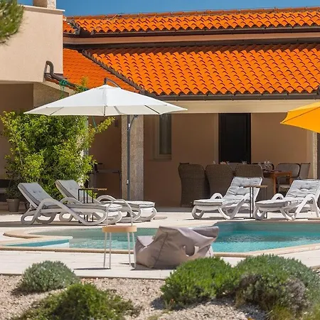 Holiday home Nirvana *