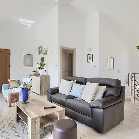 Nirvana Villa *