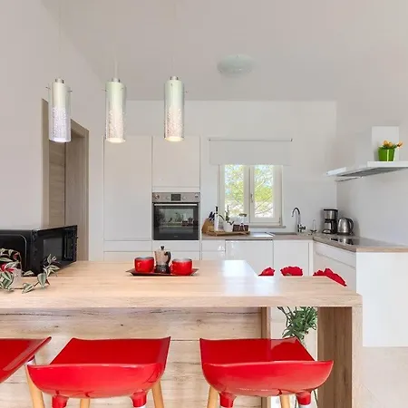 Holiday home Nirvana *