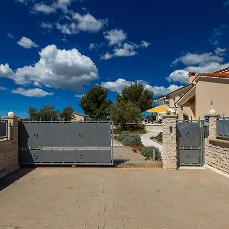 빌라 Nirvana 보드냔